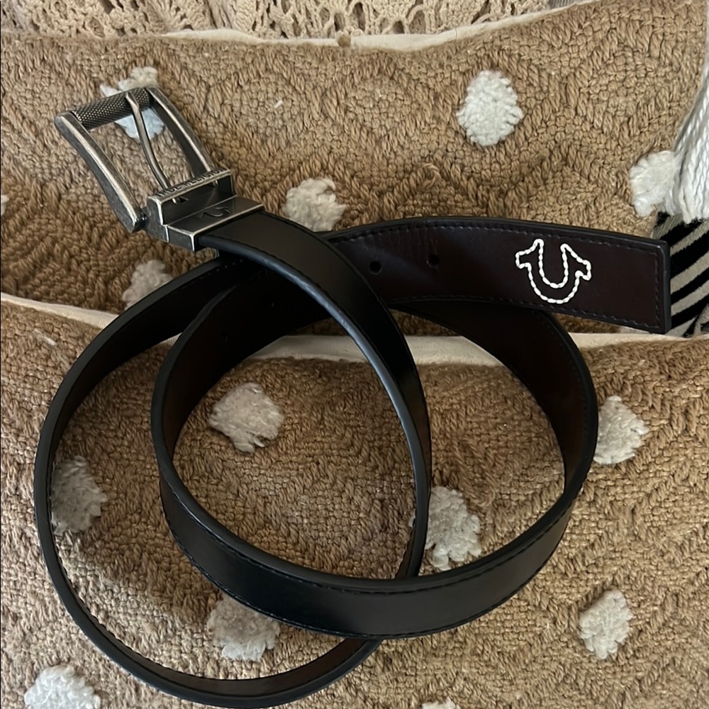 True Religion Black Leather Belt with Silver Buckle
Size 42
